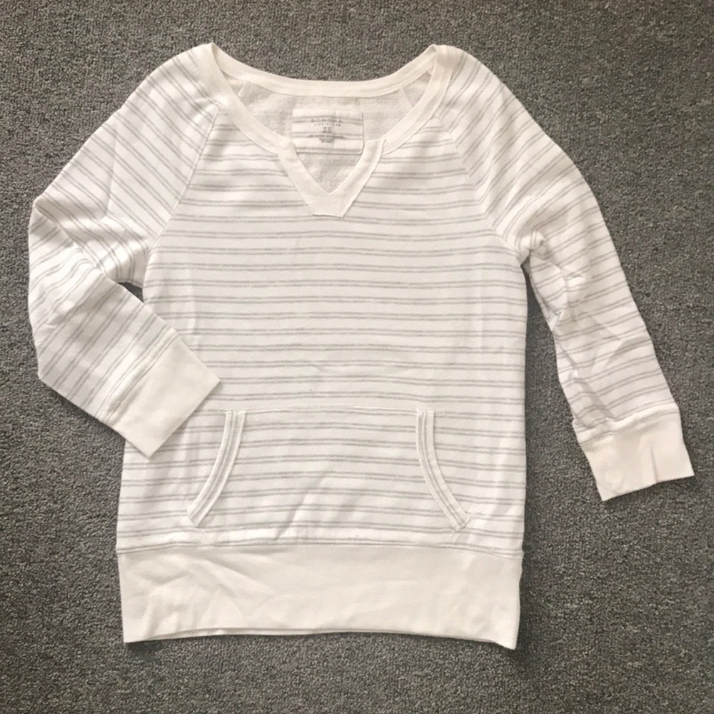Quarter sleeve sweatshirt